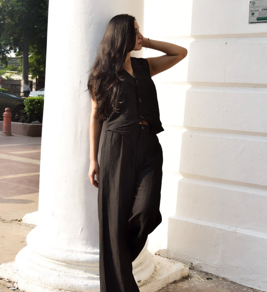 ANNA BLACK LINEN VEST
