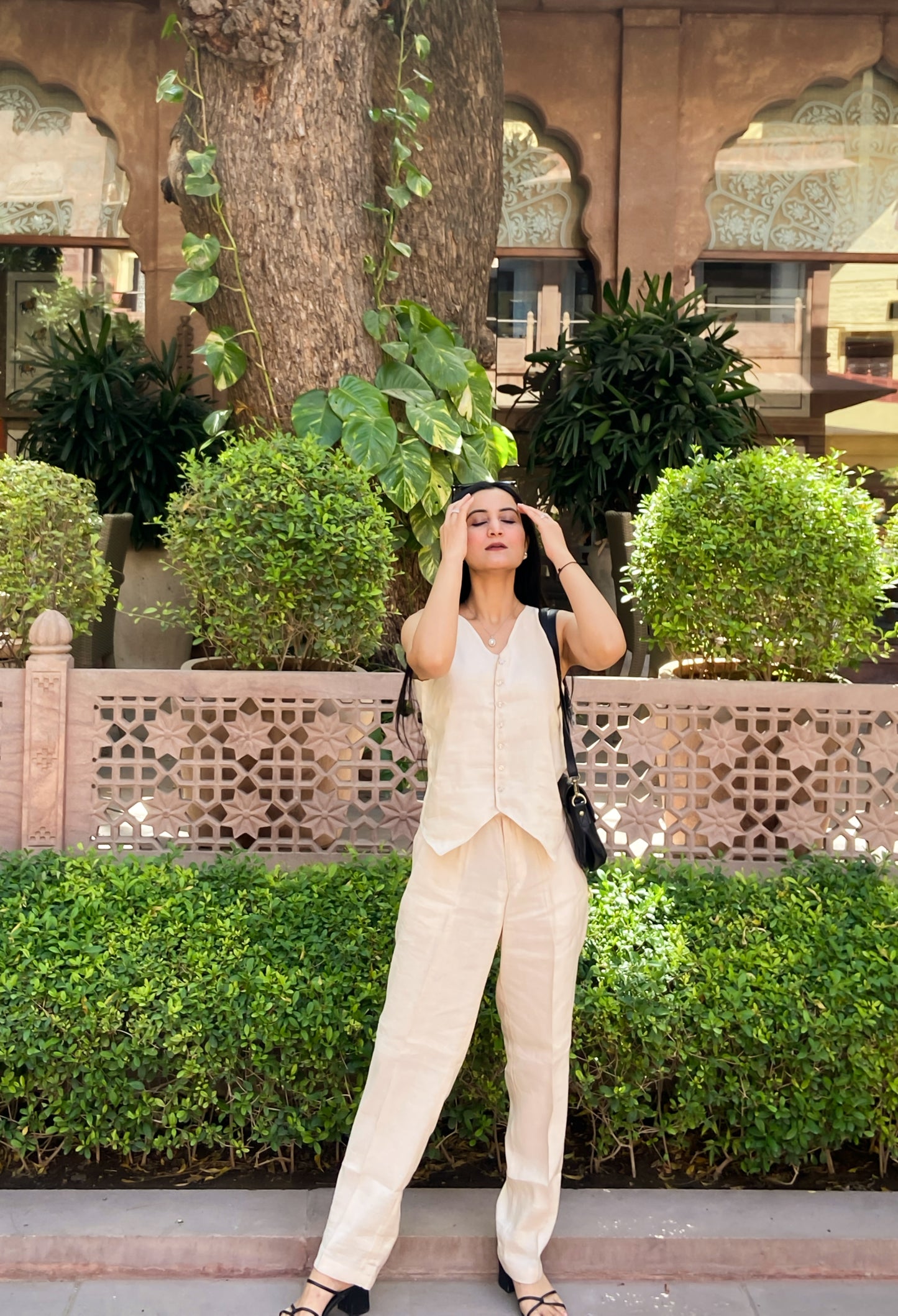 EMA LINEN VEST
