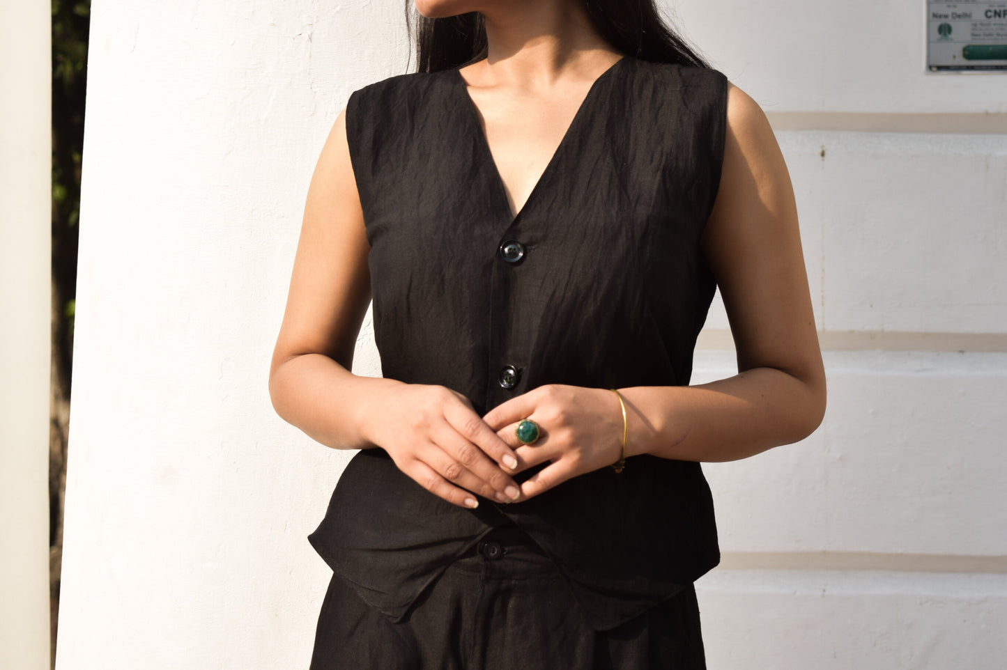ANNA BLACK LINEN VEST